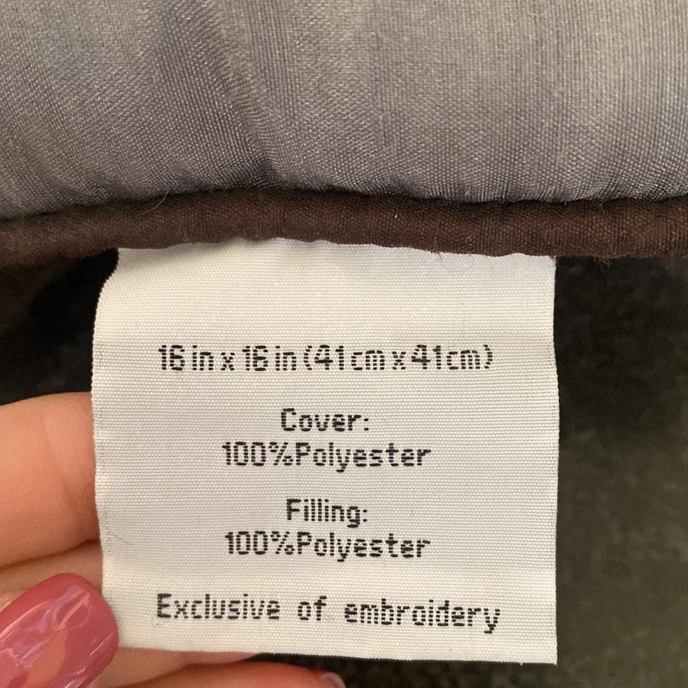 4 Elegant Decorative Pillow Set in Gray/silver and Brown